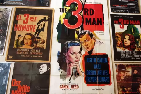 Filmplakate des berühmten Agententhrillers „Der dritte Mann“, der Wien ein Denkmal setzte. 