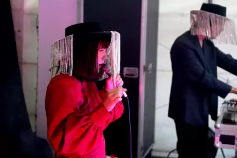 Angelica Ranåsen und Keyboarder Jacob Fagerstål entführten das Publikum auf eine 60-minütige musikalische Zeitreise.