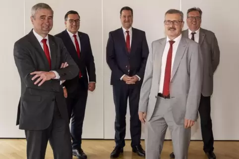 Im Augustinersaal der Hauptstelle Speyer wurde der langjährige Leiter des Unternehmens-Centers, Werner Kreger (vorn rechts), mit