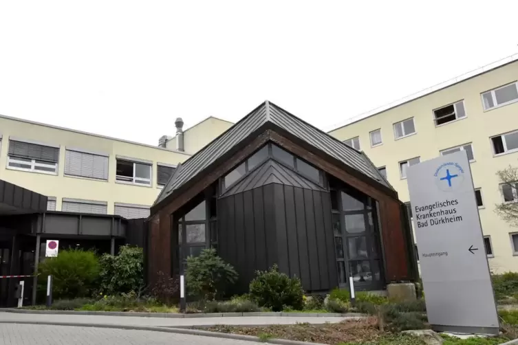 Eine hohe Impfbereitschaft der Mitarbeiter meldet das D&uuml;rkheimer Krankenhaus. 