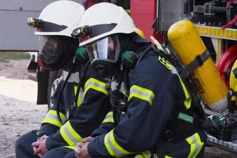 Atemschutzträger der Feuerwehr bei einer Übung. 