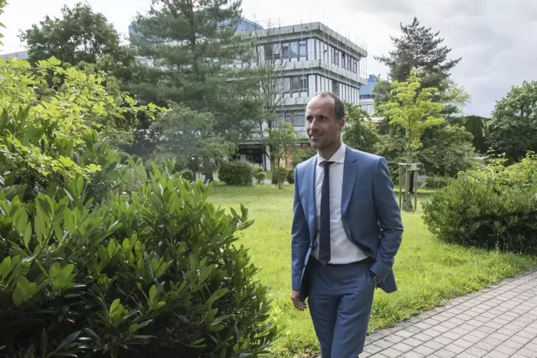 Wissenschaftsminister Clemens Hoch bei seinem ersten Besuch an der Technischen Universität Kaiserslautern.