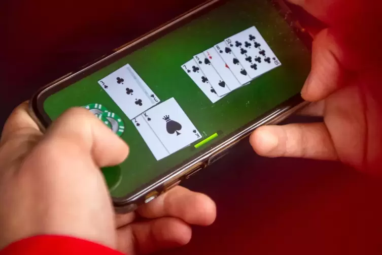 Kartenspiele gehen gut am Smartphone.