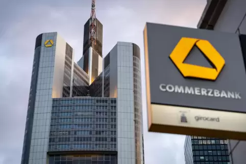 In den fünf verbleibenden Monaten dieses Jahres will die Commerzbank im Inland 240 Filialen schließen.