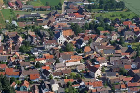 Die L507 verbindet Lingenfeld und Westheim (unser Foto). 