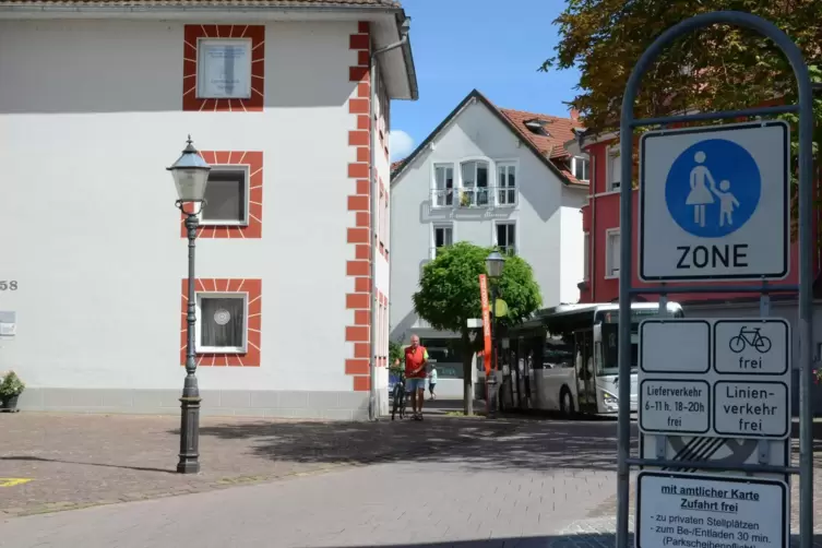 Radolfzell am Bodensee hat genau definiert, wer außerhalb der Lieferzeiten in die Fußgängerzone fahren darf – und was das jeweil