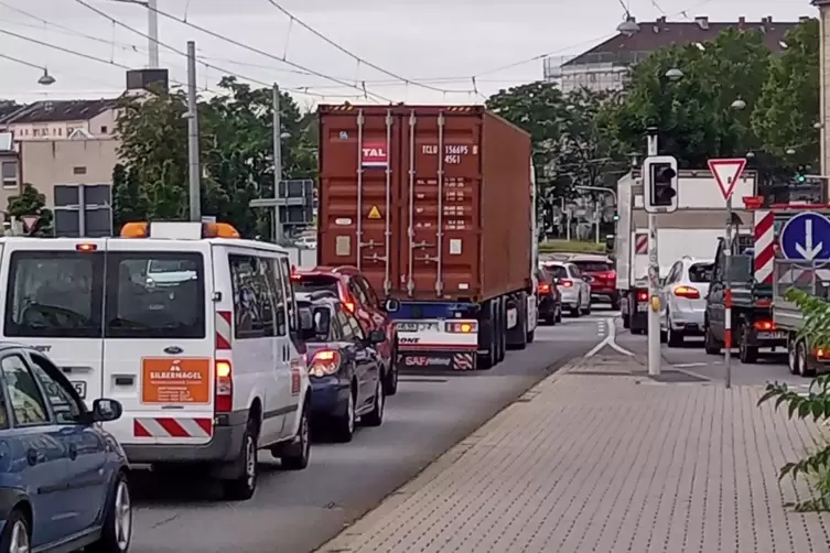 Die gr&ouml;&szlig;ten Behinderungen gab es am Neckarauer &Uuml;bergang.