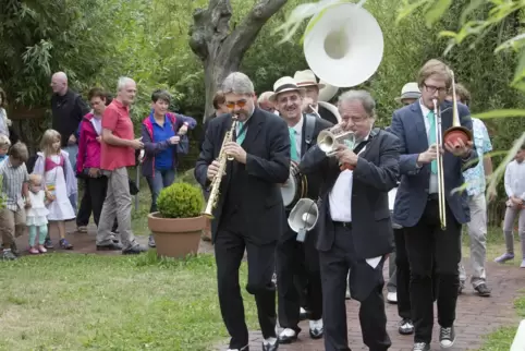 Die Landstuhler „Unnerhaus Jazzband“ bürgt seit 35 Jahren für qualitativ erlesene Unterhaltung; hier 2013 auf der Gartenschau.