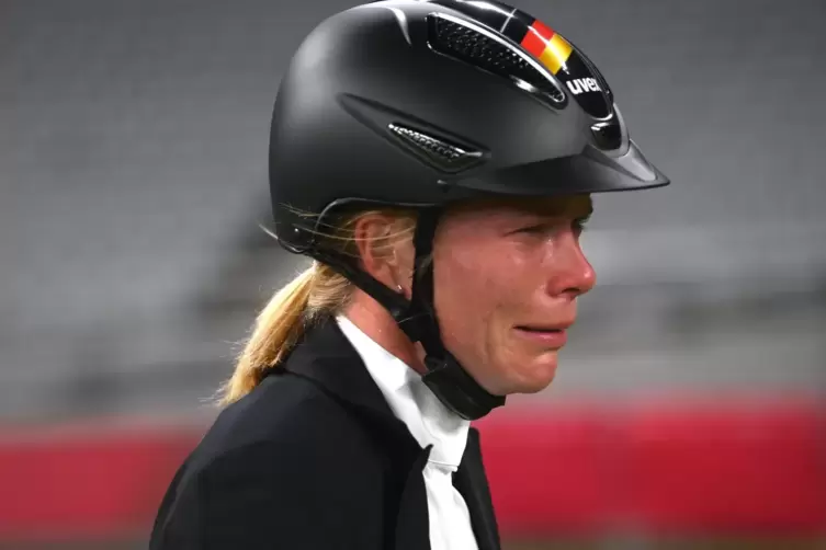 Annika Schleu weinte bittere Tränen. Im Reiten kam sie mit ihrem zugelosten Pferd nicht klar. 