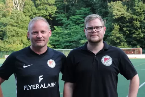Die Trainer der Reserve von Rot-Weiss Seebach: Christian Schwindinger (links) und Marcel Beck. Externe Neuzugänge hat das Team v