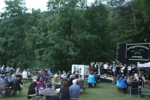 Kühl, aber trocken war’s am Seehof bei der dritten Polka-Nacht. 