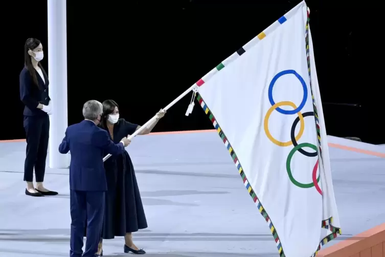 Abschlussfeier im Olympiastadion von Tokio: Die Bürgermeisterin von Paris, dem nächsten Austragungsort der olympischen Spiele 20