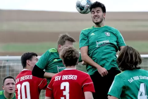 Der TuS Stetten (in den grünen Trikots) lag bei Abbruch der vergangenen Saison auf Rang zwei der B-Klasse Kaiserslautern-Donners