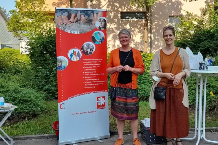 Freuen sich, dass ihre Aktion so gut angekommen ist (von links): Jutta Baltes von der Pfarrei Maria Schutz und Corinna Hauck vom
