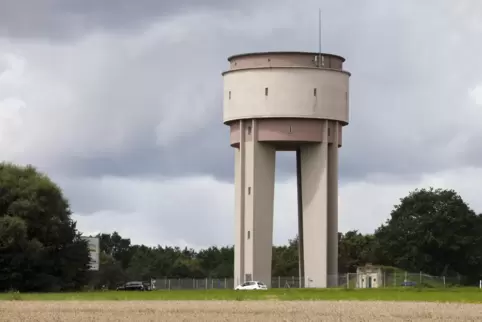 Verbindungshelfer: Die Antenne am Ramsteiner Wasserturm sorgt dafür, dass die Schulen in Ramstein-Miesenbach und Landstuhl via R