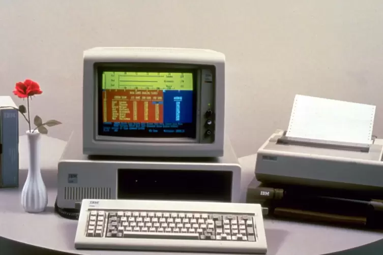 Für den 5150 gab es die erste DOS Software von Microsoft.