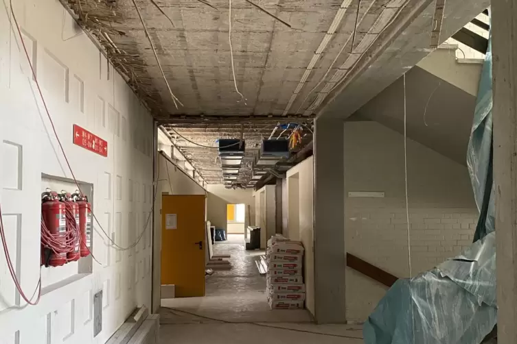 In etwa zwei Wochen sind die Ferien vorbei. 