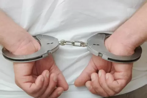 Eine Streife der Bundespolizei brachte den Mann aus dem Zug.
