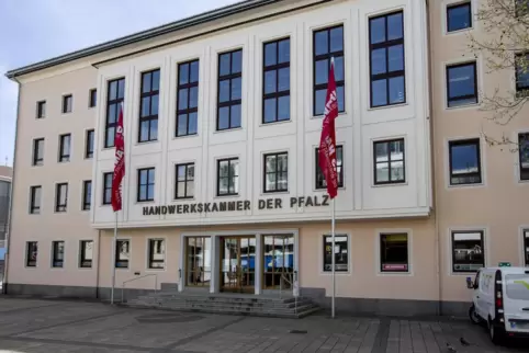 Die Handwerskammer investiert in die Ausstattung, mit der Azubis während ihrer Ausbildung arbeiten.