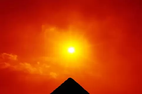 In Ägypten wurde der Kult um die Sonne zur Staatsreligion. Pharao Amenophis IV. nannte sich Echnaton und sah sich als Statthalte