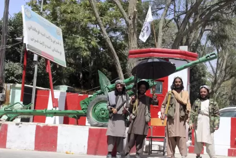 Auf dem Vormarsch: Anhänger der Taliban in der Stadt Gasni im Osten Afghanistans.