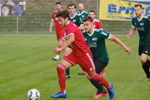 Jonathan Kauf (am Ball): „Wir können mithalten.“