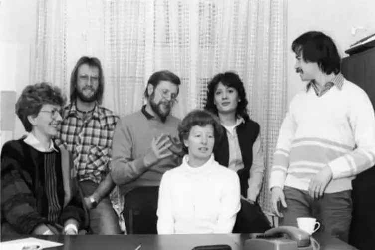 Von links: Sekret&auml;rin Renate Freyer, Hartmut Rodenwoldt, Gerhard Specht, Sekret&auml;rin Doris Prei&szlig;er, Redakteurin Martina Schorn, R