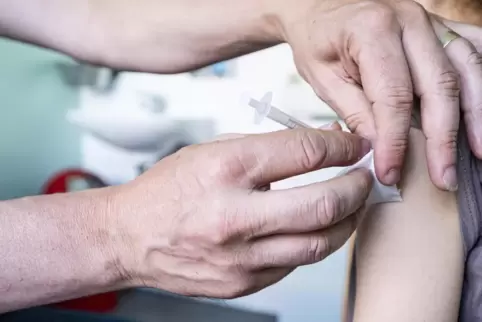 Die Ständige Impfkommission hat ihre Leitlinien zur Immunisierung von Jugendlichen überarbeitet. Die Ständige Impfkommission hat ihre Leitlinien zur Immunisierung von Jugendlichen überarbeitet.
