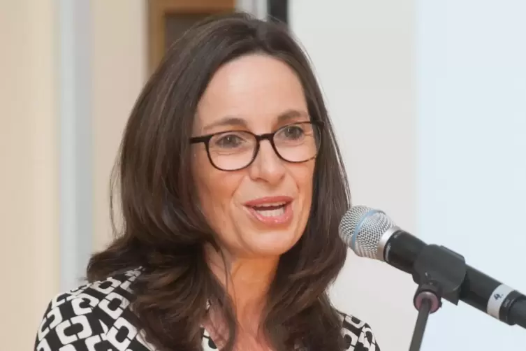 Karin Heyl verantwortet das soziale Engagement der BASF, zu dem auch die Kultur geh&ouml;rt.