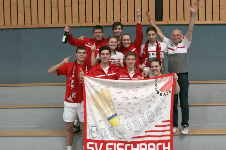 Ein Bild aus dem Jahr 2012: Der SV Fischbach feiert den Aufstieg in die Bundesliga.