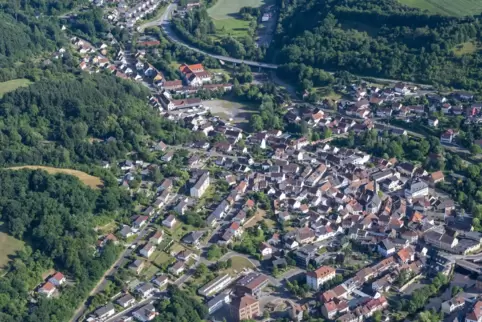 Lauterecken aus der Luft: Im Mai geht es in die französische Partnerstadt Sombernon. 