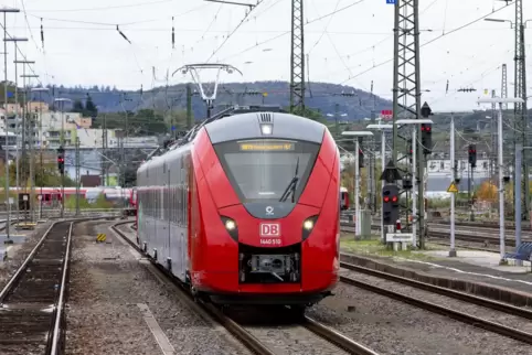 Auf der RB-Linie von Saarbrücken nach Kaiserslautern fahren trotz Streik die meisten Züge. Anders sieht das auf den nicht elektr