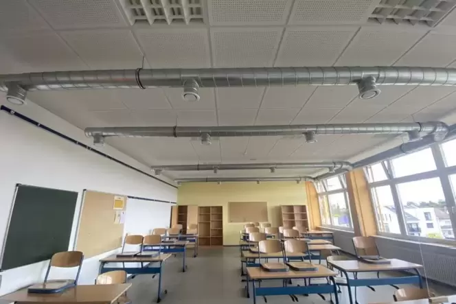 In diesem Klassenraum an der Realschule plus in Maxdorf wird bereits eine Lüftungsanlage in Anlehnung an das Bretzenheimer Model