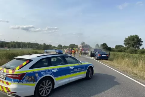 Die B 271 musste in beide Richtungen komplett gesperrt werden.