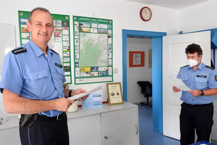 Dienstbesprechung unter Corona-Bedingungen: Frank Hoffmann und sein Kollege Matthias Schramm. 
