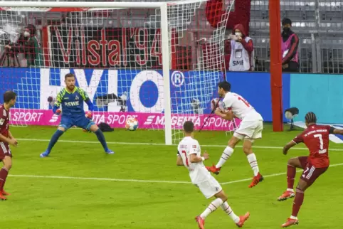So zog Serge Gnabry ab – und schoss die Bayern zum 3:2-Sieg.