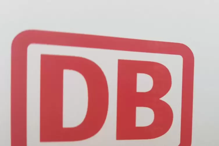 Der Ausstand im Personenverkehr habe um 2.00 Uhr begonnen, best&auml;tigte eine Sprecherin der Bahn am Montagmorgen. 