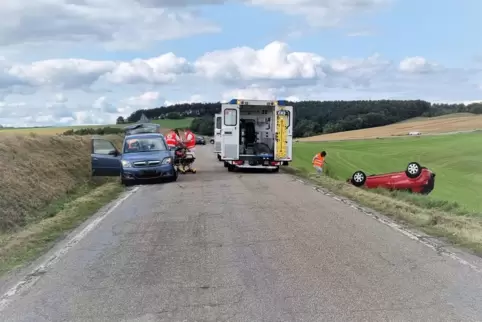 Bei dem 21-jährigen Opelfahrer seien keine Spuren von Alkohol- oder Drogeneinfluss gefunden worden. 