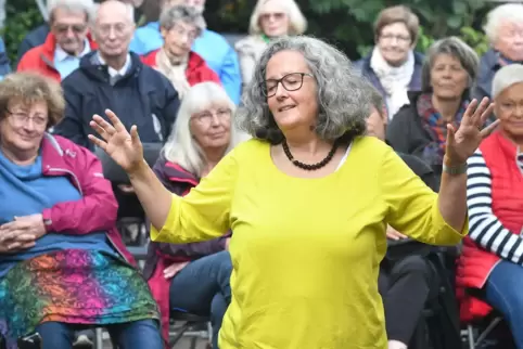 Mal philosophisch, mal ausdrucksstark: Tanja Mahn-Bertha erzählt Geschichten vom Schicksal und von Spuren im Herzen. 