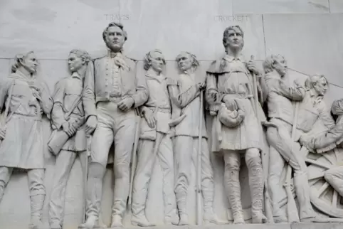 Das 1940 errichtete Denkmal ist wegen seiner unkritischen Heldenverehrung nicht unumstritten.