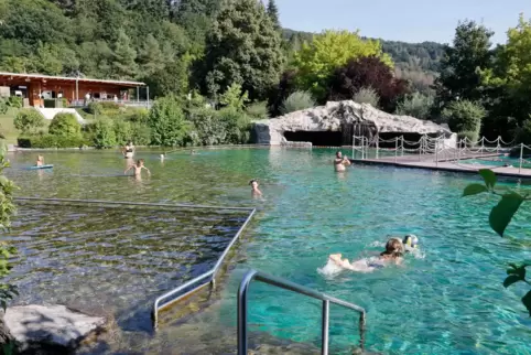 Besser als im Vorjahr ist in dieser Saison der Besuch im Rockenhausener Naturbad. Aktuell kommen allerdings aufgrund der mäßigen
