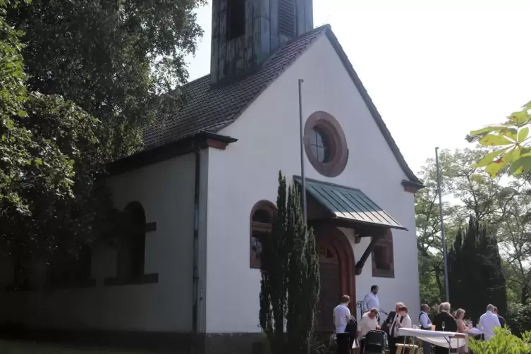 So präsentierte sich die 125 Jahre alte Kirche am vergangenen Samstag beim Sektempfang nach einer Trauung. Einen Sektempfang gib