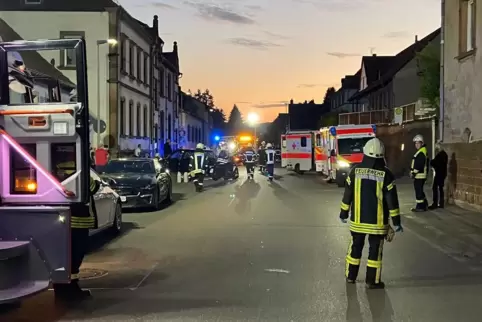 Die Bundesstraße wurde während des Einsatzes gesperrt. 