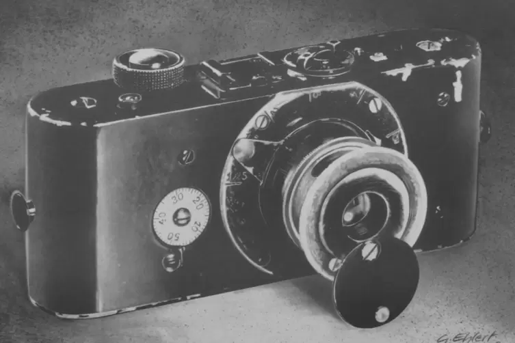 Prototyp: Die Ur-Leica entwickelt Oskar Barnack bereits 1914. Wegen des Ersten Weltkriegs wird sie jedoch erst in den 1920ern in