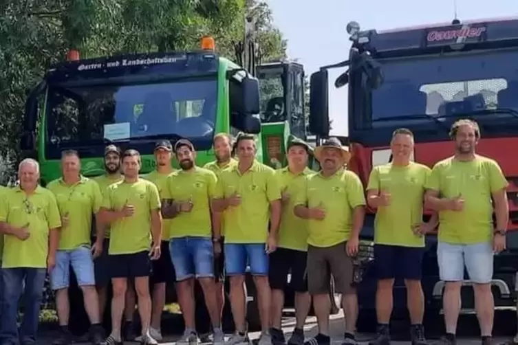 Ein Teil der Helfertruppe aus W&ouml;rth.