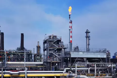 Für viele Anwohner ein Ärgernis: Brennende Fackeln im BASF-Werk.