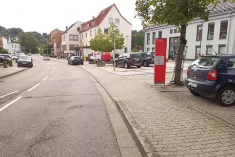 Am Montag wird die Bahnhofstraße noch auf Blindgänger aus dem Zweiten Weltkrieg untersucht, am Dienstag sollen die Arbeiten begi