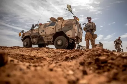 13.000 Blauhelmsoldaten, darunter Angehörige der Bundeswehr, sind in Mali stationiert. Im Norden des Landes herrscht seit fast z