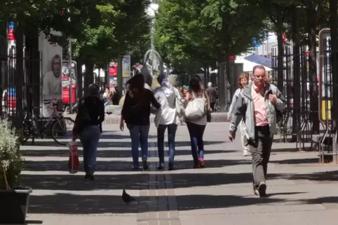 Blick in die Fußgängerzone: In der Kernstadt ist die Sozialstruktur schwieriger und die Menschen sind im Schnitt jünger.