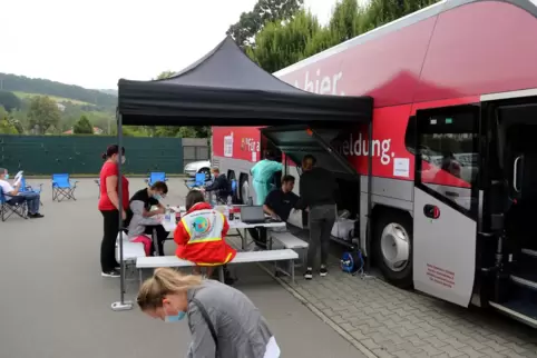In Rheinland-Pfalz sind Impfbusse unterwegs.